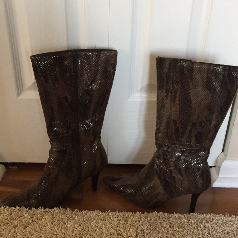 Boots - Picture 3 of 4